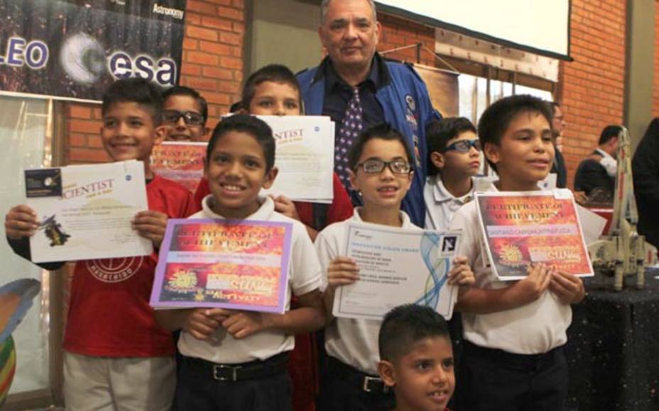 120-alumnos-liceo-maracaibo-recibieron-diploma-nasa_241121.jpg