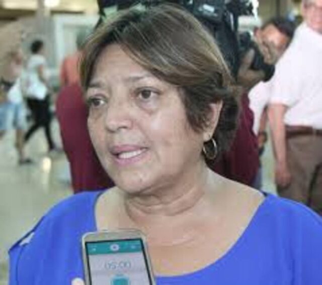Eliminaron 48 teléfonos públicos en el aeropuerto