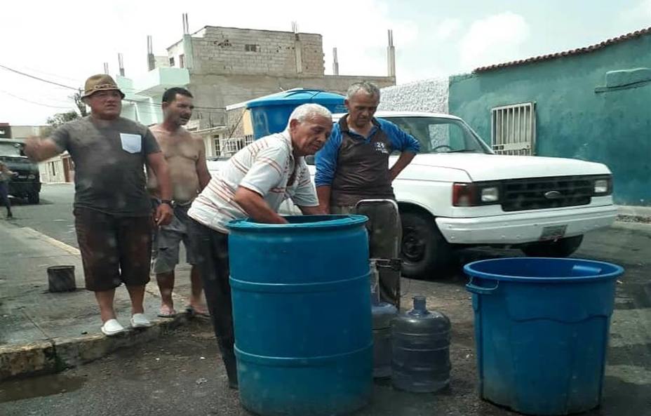 habitantes-falcon-cumplen-mas-horas-sin-luz-agua_242154.jpg