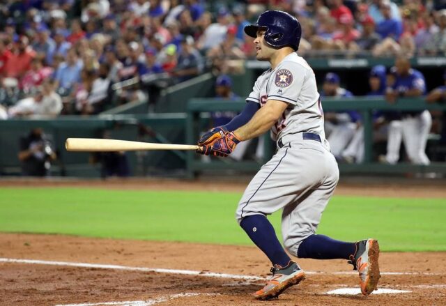 José Altuve pegó de 4-2 con doble en triunfo de Houston 8-7 sobre Texas