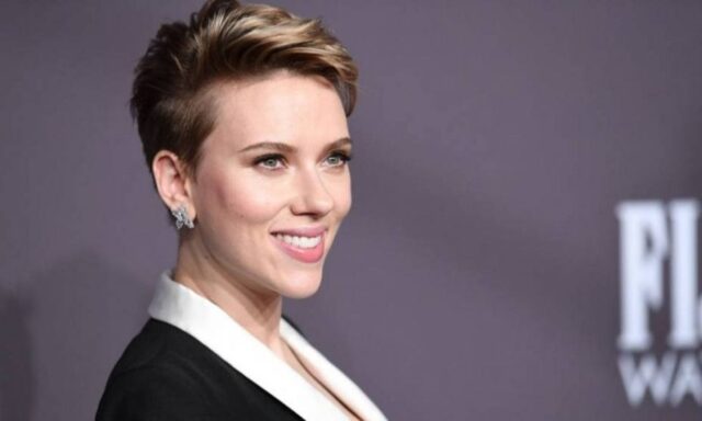 Scarlett Johansson animó a Budapest a votar con valentía en sus próximas elecciones