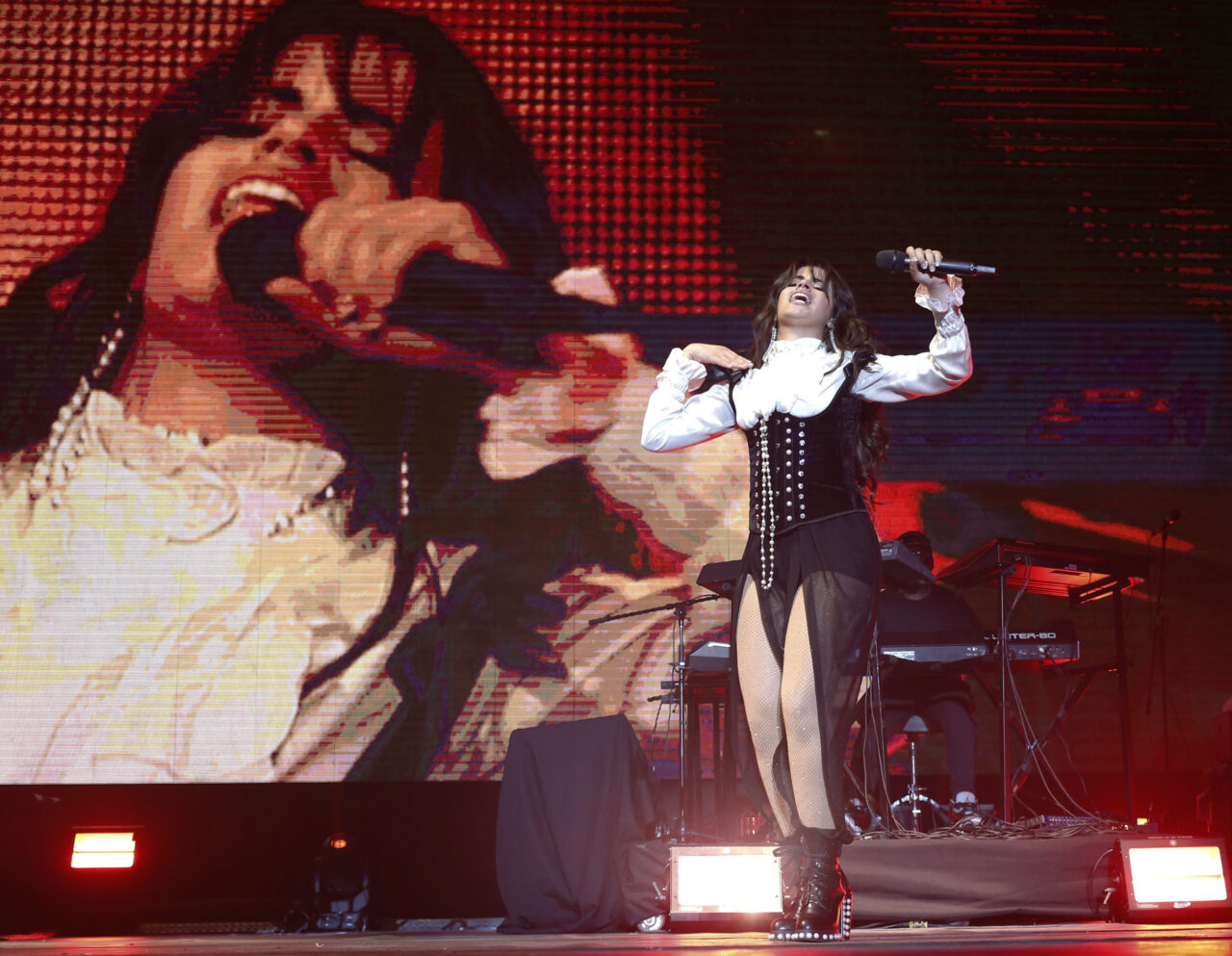 Camila Cabello debuta como solista en México