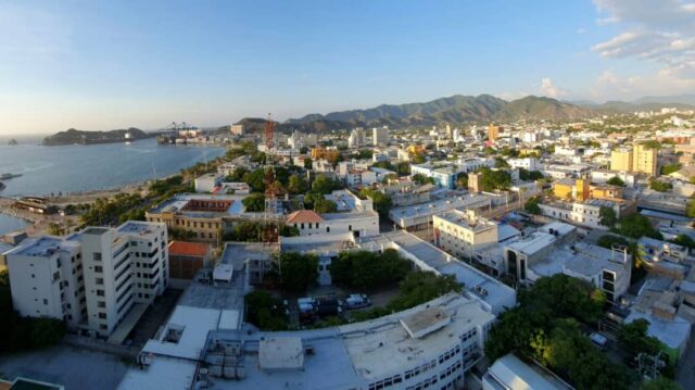 El buque Comfort comenzó a brindar asistencia a venezolanos en Santa Marta