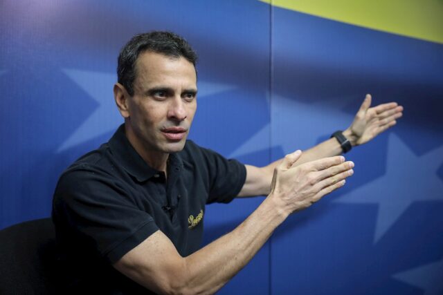 Capriles: La respuesta no es pedir visa, sino la salida de Maduro