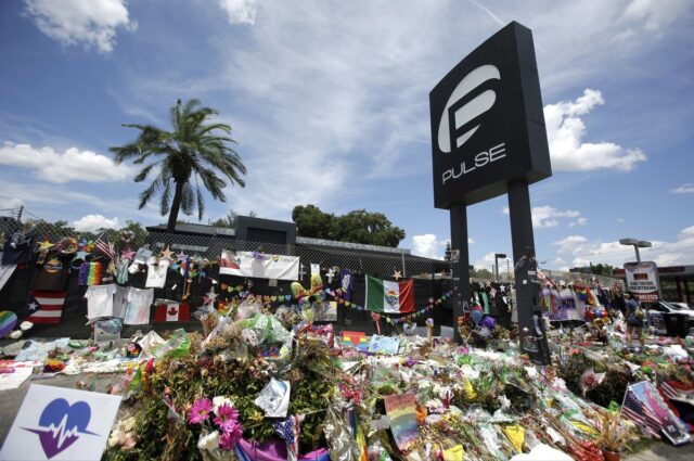 Víctimas de masacre en club Pulse se opusieron a la construcción de un museo