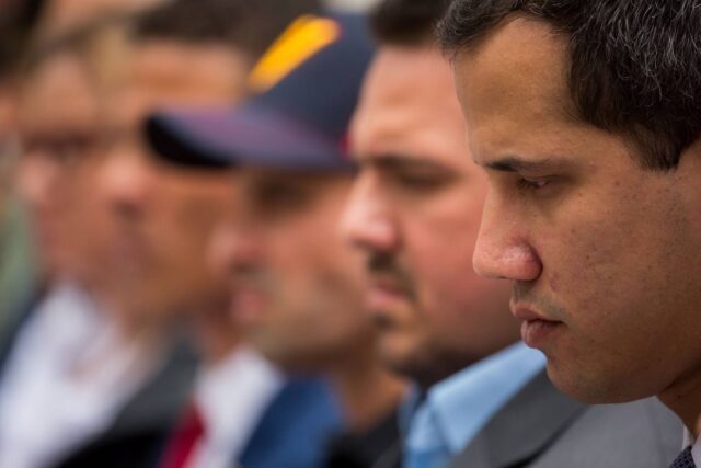 Venezolanos decepcionados ante escándalo de corrupción que salpica a la oposición