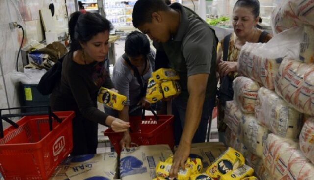 Precio de la harina de maíz supera los 30.000 bolívares en Maracaibo