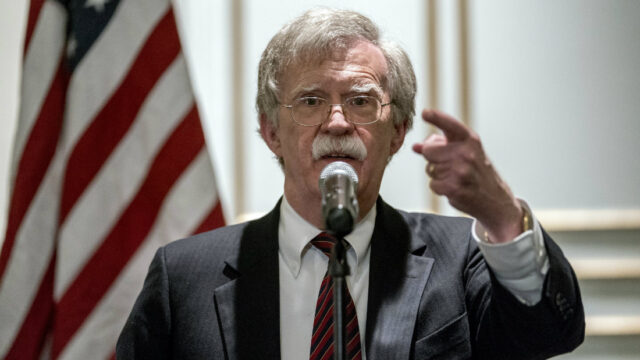 John Bolton exhortó a China y Rusia a dejar de apoyar a Maduro