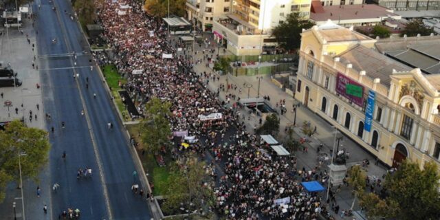 Suspenden marcha "antimigrantes" en Chile