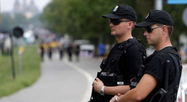 Investigan si bomba de la II Guerra Mundial causó dos muertos en Polonia