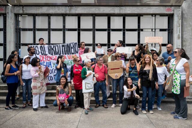 Protestaron ante Embajada de Brasil en Caracas por incendio en la Amazonia