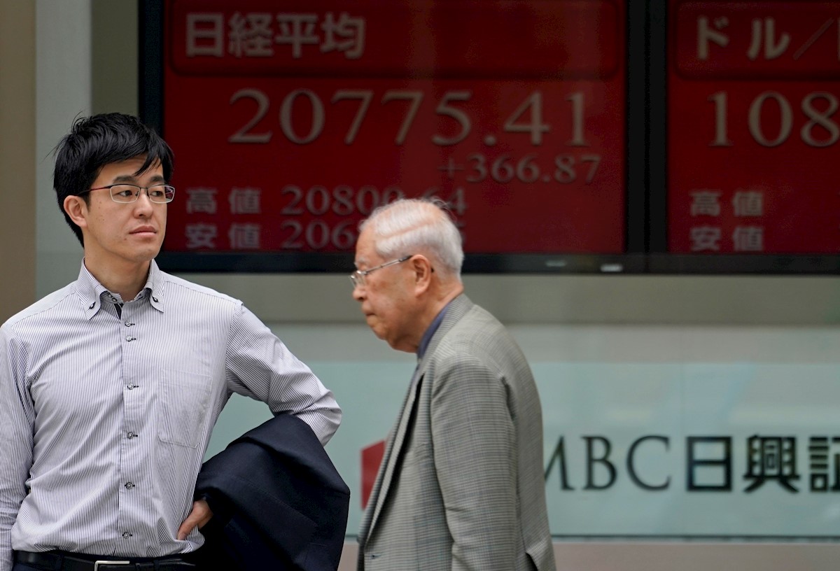 Sube bolsa de Tokio