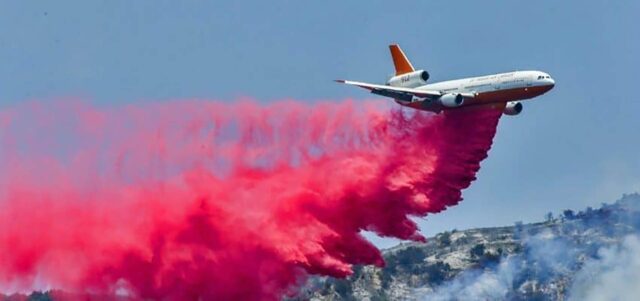 Bolivia alquiló avión cisterna para combatir incendio forestal