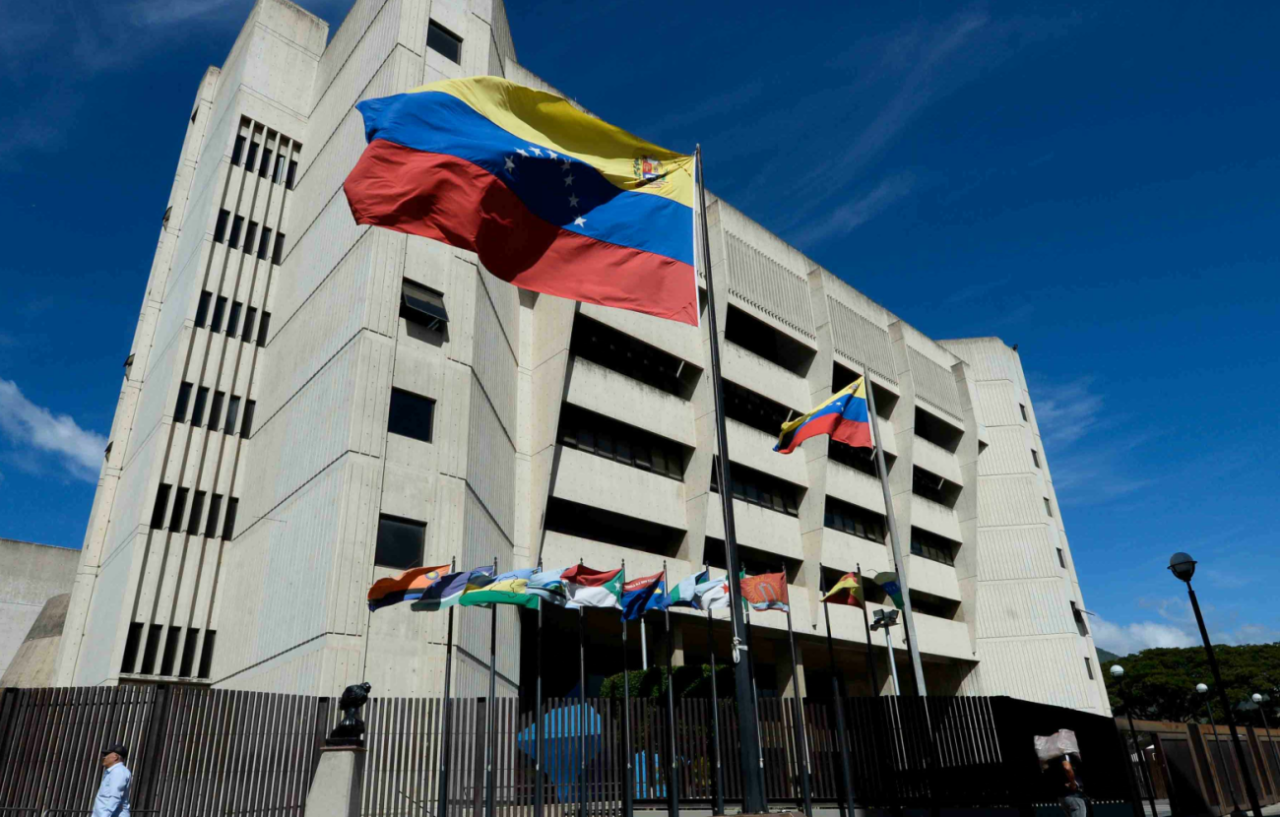 Sala Constitucional del TSJ suspendió la sentencia de elecciones en la UCV