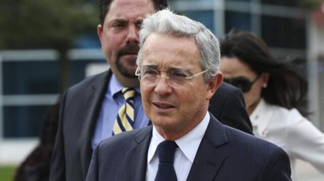 Uribe: Venezuela debe recuperar la democracia para sus futuras generaciones
