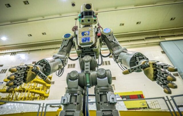 La nave con robot humanoide ruso falló en acoplarse a Estación Espacial Internacional