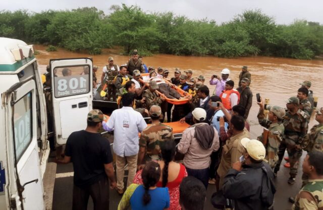156 personas han muerto por fuertes lluvias en la India