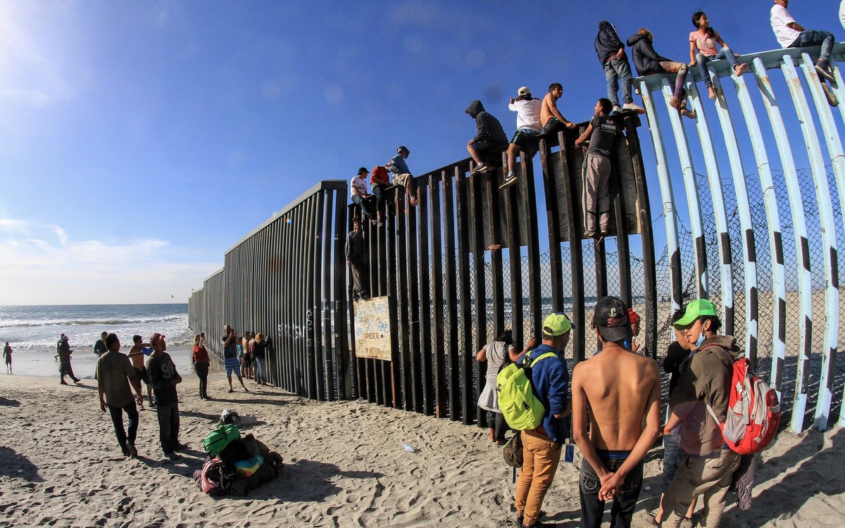 Estados de EE UU demandan a Trump por desviar fondos de Defensa para su muro