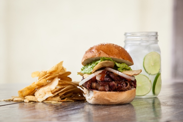 Hamburguesas Paladar estrena local con tres nuevas propuestas