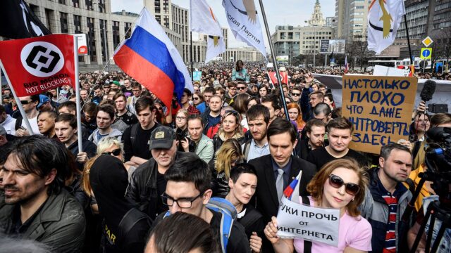 Rusia amenazó a Google para que elimine videos de protestas