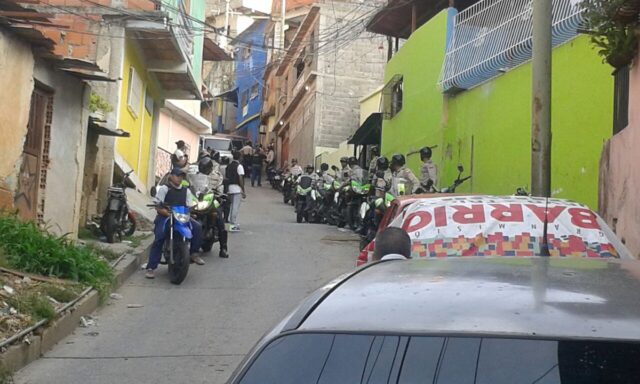 Dos jóvenes ultimados por cuerpos policiales en El Valle