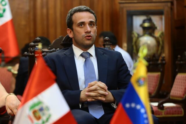 Embajador de Venezuela en Perú proporcionará medidas de protección a venezolanos