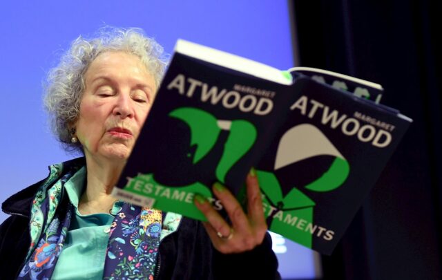 Atwood sobre The Testaments: “Esperemos que sea una distopía”