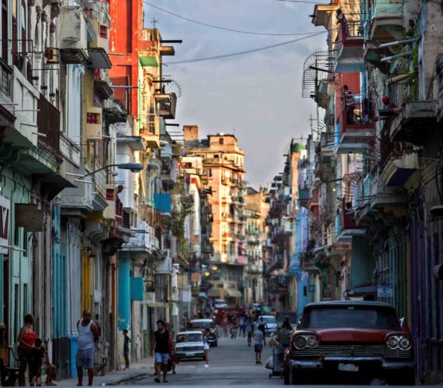 Cuba considera las ventajas del sistema de registro de pago por criptomonedas