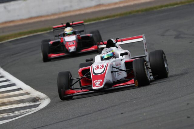 Circuito Donington Park puede ubicar en el Top 5 a Manuel Maldonado