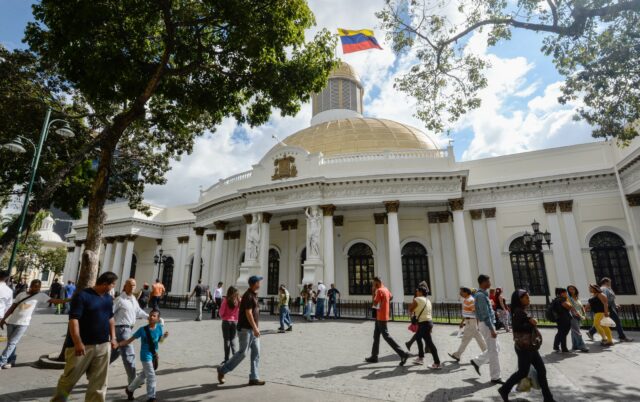 AN aprobó acuerdo que rechaza incursión de guerrilleros en el país