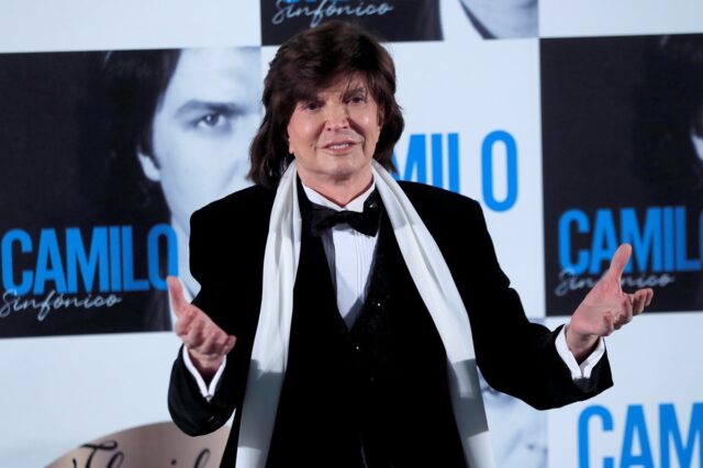 De “Algo de mí” a “Mola mazo”, medio siglo de éxitos de Camilo Sesto