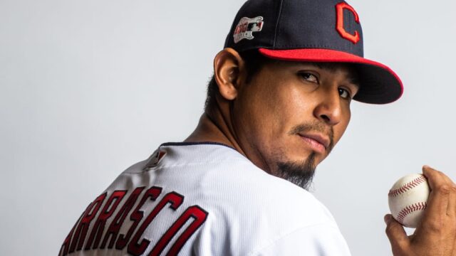 Carlos Carrasco sueña con volver a lanzar en Cleveland