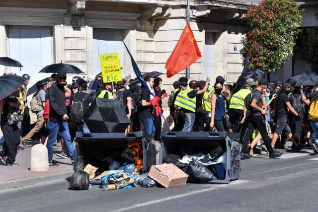 Más de 160 detenidos en nueva protesta de los chalecos amarillos en París