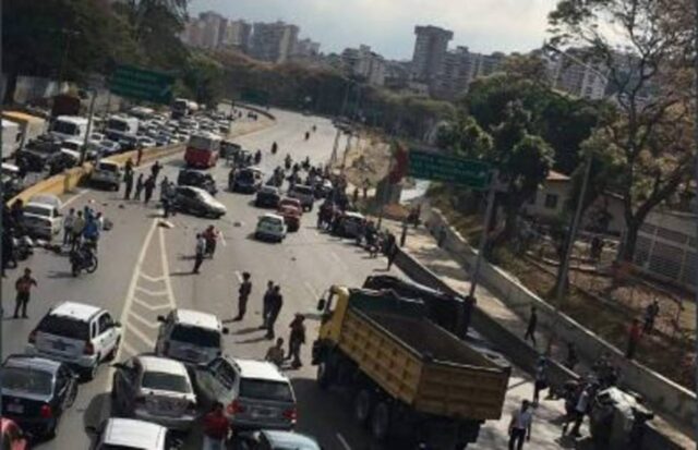 De varios tiros asesinaron a un comerciante en Coche