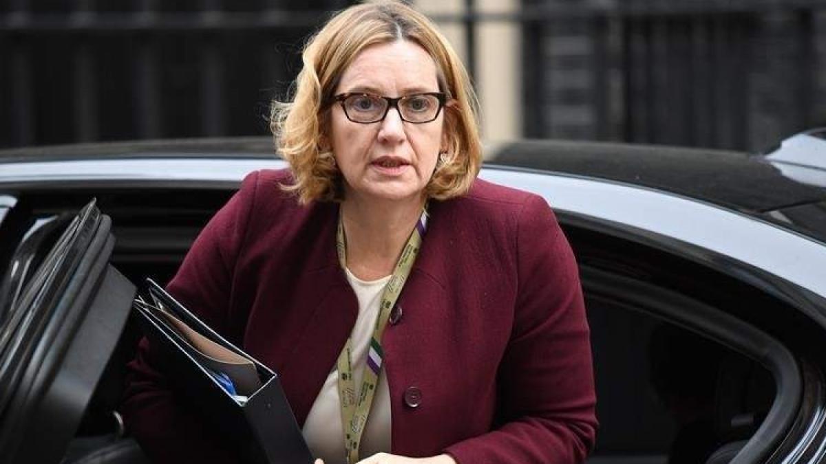 Dimite ministra británica de trabajo tras expulsión de 21 diputados conservadores