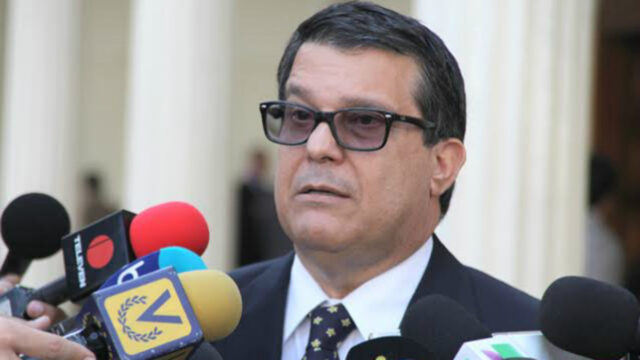 Carlos Berrizbeitia: "Quien quedó contra la pared y desnudo fue Maduro"