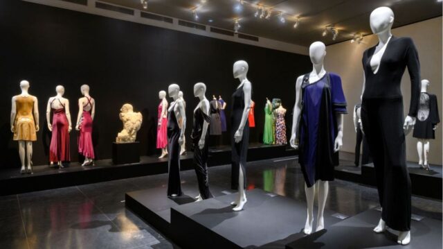 París se pone de espaldas a la moda