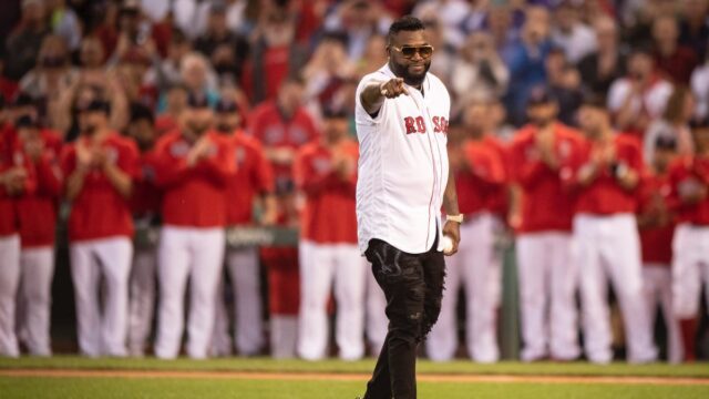 [VIDEO] David Ortiz llegó al Fenway Park luego de recibir dos tiros