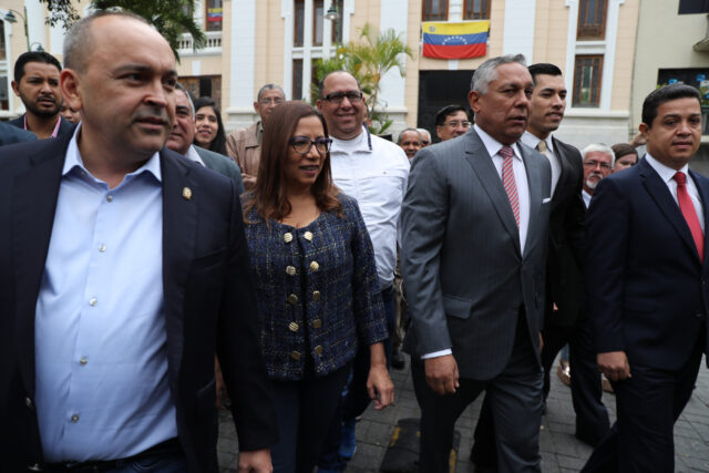 Pedro Carreño: Luis Parra debe declarar nulos todos los actos de la AN para salir del desacato
