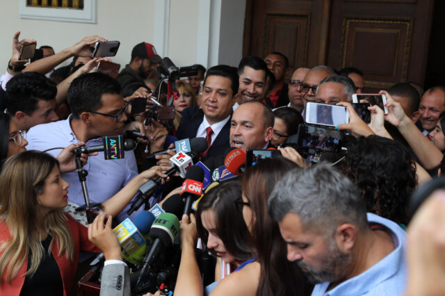 Francisco Torrealba sobre salarios de los maestros: “Hay que arroparse hasta donde alcanza la cobija”