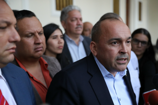 Francisco Torrealba desmintió a Luis Parra y aseguró que aún existe la lista de la sesión del 5 de enero