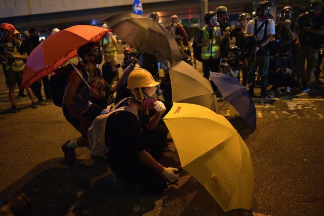 Enfrentamientos en Hong Kong durante aniversario del Movimiento de los Paraguas