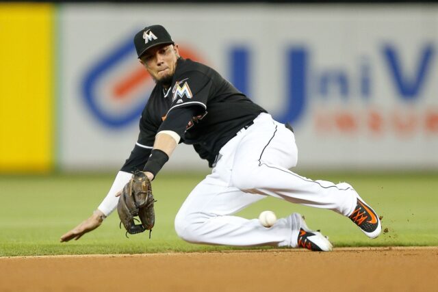 Miguel Rojas será un Marlins por una extensión de contrato