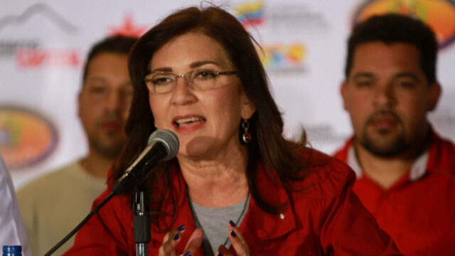 "Esa es una cultura gringa", lo que piensa Jacqueline Faría de los centros comerciales