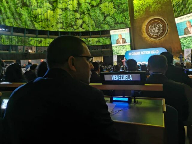 Jorge Arreaza llegó a la ONU con una nutrida delegación