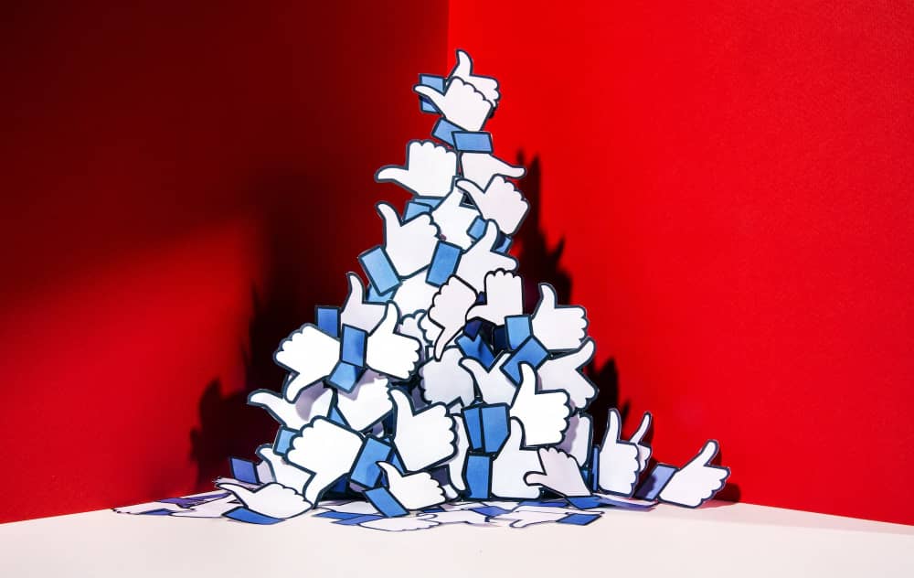 Likes Facebook