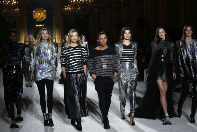 Loewe y Balmain apuestan en París por el binomio blanco y negro