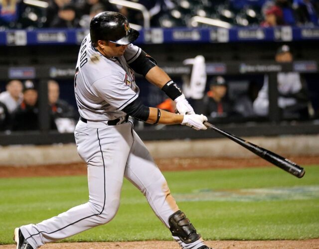 [VIDEO] Martín Prado se despidió de los Marlins con su jonrón número 100