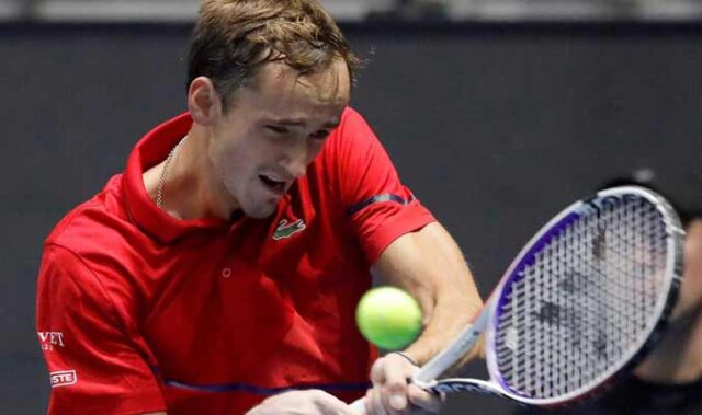 Daniil Medvedev ganó el título en San Petersburgo sobre Borna Coric