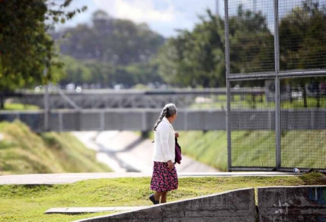 Corte colombiana ordena entregar toallas sanitarias a mujeres que viven en la calle